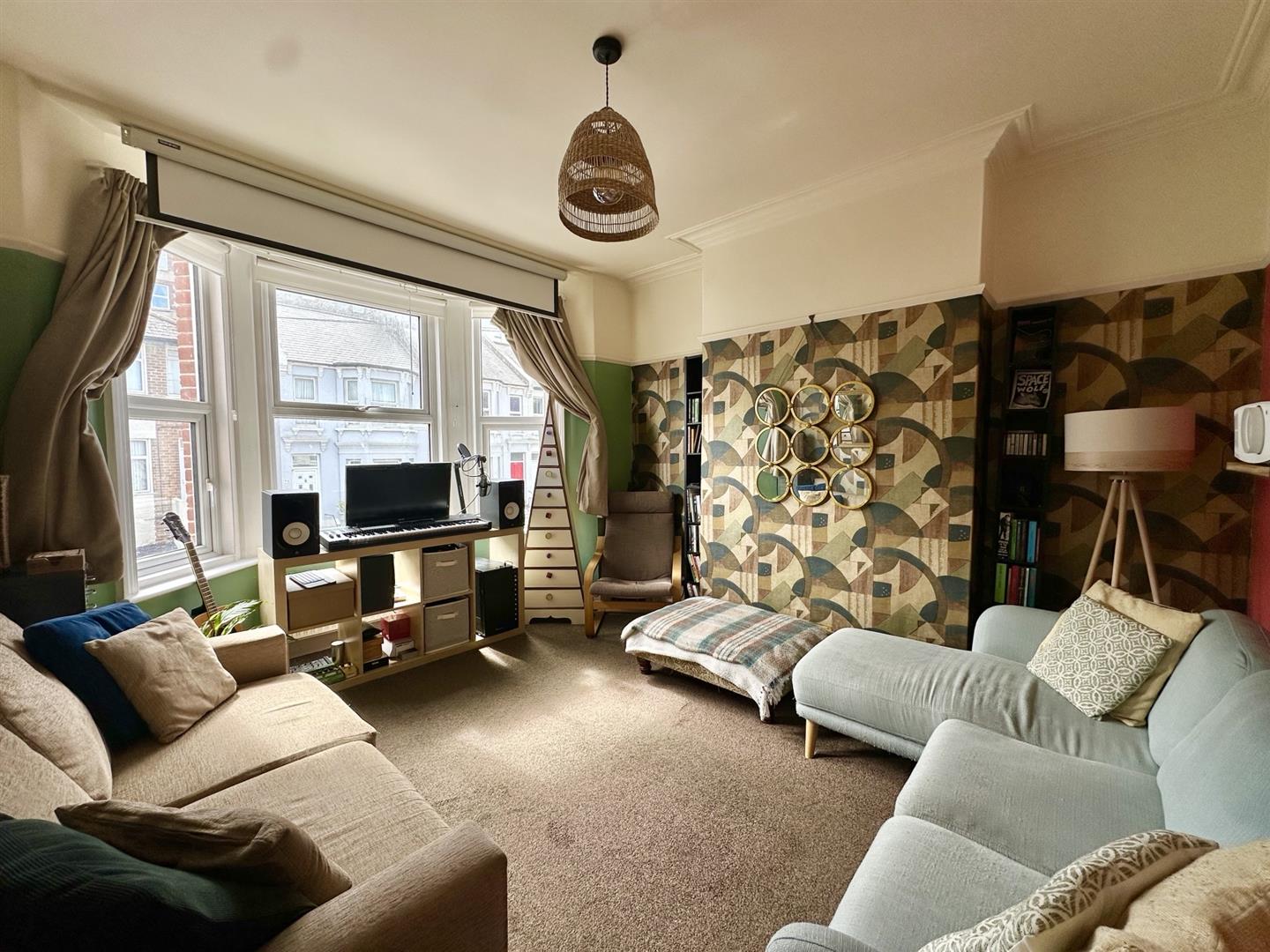 2 bed property in Emmanuel Road, Hastings